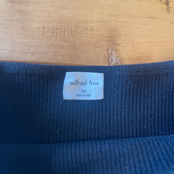 I Aritzia Wilfred sculpted net front cut out tank top - Picture 2 of 3